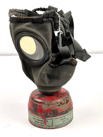 Gasmaske mit Filter , vermutlich Werk- oder Zivilschutz....