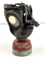 Gasmaske mit Filter , vermutlich Werk- oder Zivilschutz. Ungereinigt