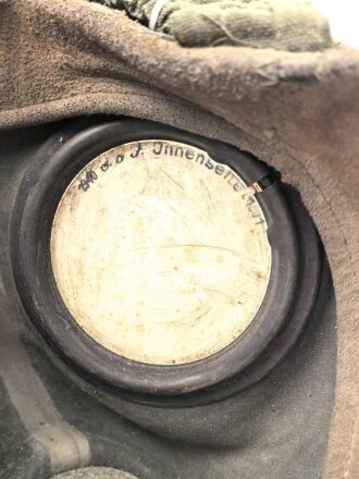 Gasmaske mit Filter Wehrmacht, Datiert 1940/41, ungereinigt, Maskenkörper weich
