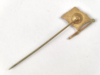 Patriotische Anstecknadel mit emaillierter kaiserlicher Reichskriegsfagge. Fertigung wohl aus den 1930iger Jahren