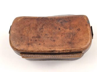 Rechte Koppeltasche für Sanitäter der Wehrmacht. Gebraucht, datiert 1944.