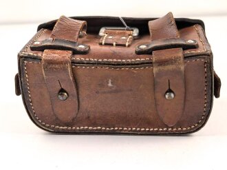 Rechte Koppeltasche für Sanitäter der Wehrmacht. Gebraucht, datiert 1944.
