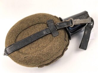 Feldflasche Wehrmacht, Ausführung 1 Liter. Flasche und Bezug gestempelt CFL42
