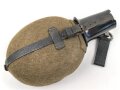 Feldflasche Wehrmacht, Ausführung 1 Liter. Flasche und Bezug gestempelt CFL42
