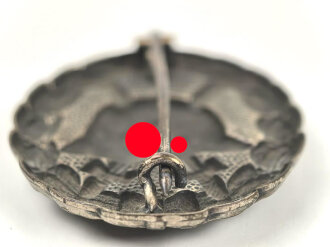 Verwundetenabzeichen in silber  1. Form 1939. Buntmetall