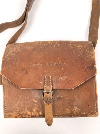 Frankreich ? Lederne Werkzeugtasche mit Trageriemen, Maße etwa 20 x 23 x 8cm