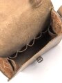 Frankreich ? Lederne Werkzeugtasche mit Trageriemen, Maße etwa 20 x 23 x 8cm