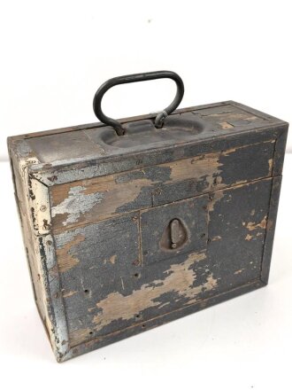 Transportkasten Wehrmacht. Maße etwa 21 x 28 x 10cm, ungereinigt
