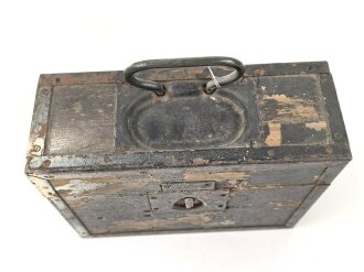 Transportkasten Wehrmacht. Maße etwa 21 x 28 x 10cm, ungereinigt