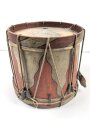 Antike Marschtrommel. Durchmesser etwa 39cm, Originallack, ungereinigt.