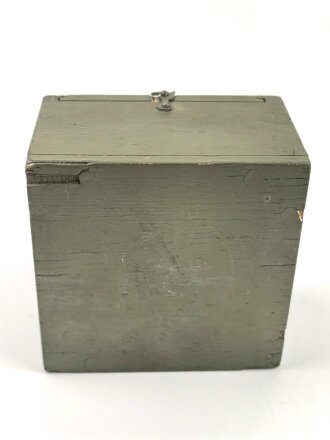 Prüfgerät für Glühzündapparat der Wehrmacht, Im originalen Transportbehälter, dieser überlackiert. Funktion nicht geprüft