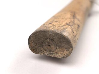 Großer Pickel mit Luftschutz Brandstempel. In gutem Zustand, ungereinigt