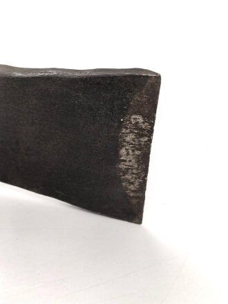 Großer Pickel mit Luftschutz Brandstempel. In gutem Zustand, ungereinigt
