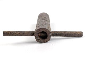 Steckschlüssel für Tellermine 35 der Wehrmacht datiert 1937. Ungereinigtes Stück