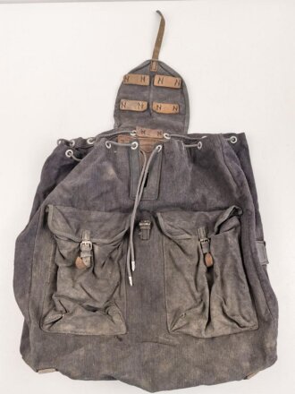 Luftwaffe. Rucksack in Tropenausführung, datiert 1941. Ungereinigtes Stück in gutem Gesamtzustand.