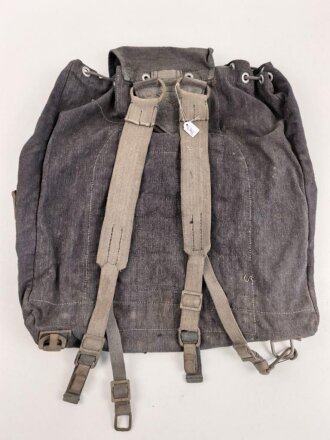 Luftwaffe. Rucksack in Tropenausführung, datiert 1941. Ungereinigtes Stück in gutem Gesamtzustand.