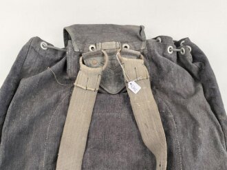 Luftwaffe. Rucksack in Tropenausführung, datiert 1941. Ungereinigtes Stück in gutem Gesamtzustand.