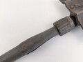 Klappspaten Wehrmacht, überlackiertes Stück,  unleserlicher Hersteller