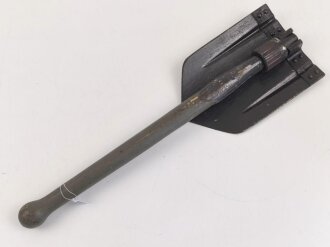 Klappspaten Wehrmacht, überlackiertes Stück,  datiert 1941
