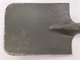 Gerader Spaten Wehrmacht, überlackiertes Stück, datiert 1937
