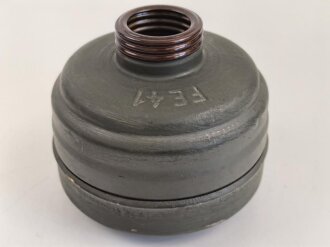 Gasmaskenfilter "Filtereinsatz 41" Wehrmacht . Überlackiertes Stück ?
