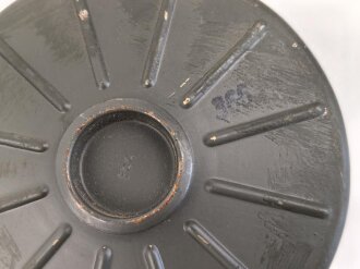 Gasmaskenfilter "Filtereinsatz 41" Wehrmacht . Überlackiertes Stück ?
