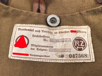 Brotbeutel für Angehörige der SA der NSDAP. Leicht angeschmutzt, sonst sehr guter Zustand, RZM Etikett