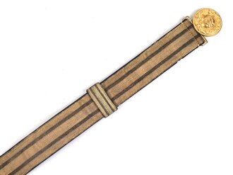 Preußen, Feldbinde für einen Militärarzt. Guter Zustand, das besondere Schloß mit sehr gut erhaltener Vergoldung. Gesamtlänge 112cm