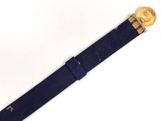 Preußen, Feldbinde für einen Militärarzt. Guter Zustand, das besondere Schloß mit sehr gut erhaltener Vergoldung. Gesamtlänge 112cm