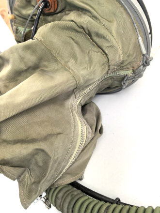 Russland, Pilotenhelm GSH-6A aus der Zeit des kalten Krieg. Gebraucht, guter Gesamtzustand, so von MiG  Piloten für große Höhen getragen