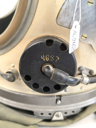 Russland, Pilotenhelm GSH-6A aus der Zeit des kalten Krieg. Gebraucht, guter Gesamtzustand, so von MiG  Piloten für große Höhen getragen