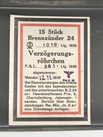 Transportkasten aus Blech für " 15 Brennzünder 25 " der Wehrmacht, datiert 1938