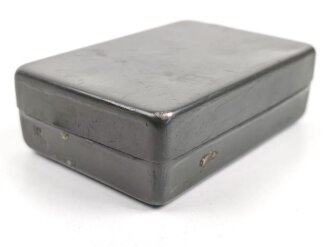 Transportkasten aus Blech für " 15 Brennzünder 25 " der Wehrmacht, datiert 1938 , die Papieretiketten fehlen