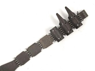 Einführstück für einen Maschinengewehr Gurt der Wehrmacht. Hersteller cvo