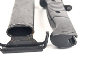 Norwegen, Seitengewehr Modell 84/98 der Wehrmacht aptiert für Modell 1957 Selbstladegewehr mit Tragehaken für ein U.S. Lochkoppel