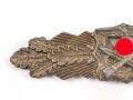 Nahkampfspange in bronze, Hersteller Juncker. War mal gebrochen, Klebstoffreste