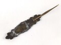 Nahkampfspange in bronze, Hersteller Juncker. War mal gebrochen, Klebstoffreste