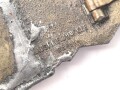 Nahkampfspange in bronze, Hersteller Juncker. War mal gebrochen, Klebstoffreste