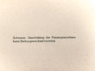 Dekorativer Druck aus der Zeit des zweiten Weltkrieges "Schwerer Geschützzug der Panzergrenadiere beim Stellungswechsel vorwärts" Maße: 24,5 x 30,5 cm