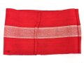 Armbinde für Angehörige der Hitler Jugend. getragenes Stück, das Hakenkreuz gewebt. Leicht angeschmutzt, sonst gut. RZM Etikett