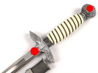 Dolch für Offiziere der Luftwaffe. Saubere Klinge von Hörster Solingen. Zusammengehörig, guter Gesamtzustand