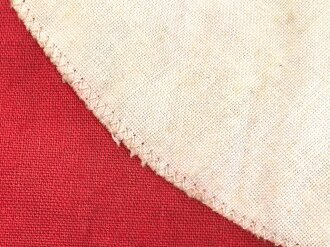 Hakenkreuzfahne zweiteilig, Maße 50 x 76cm. Leicht angeschmutzt