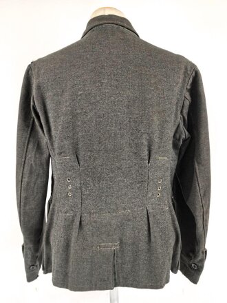 Heer, Feldbluse für Mannschaften Modell 1943. Stark getragenes Stück, die Kragenspiegel original vernäht