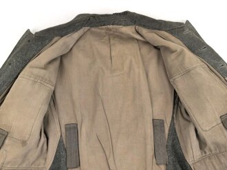 Heer, Feldbluse für Mannschaften Modell 1943. Stark getragenes Stück, die Kragenspiegel original vernäht