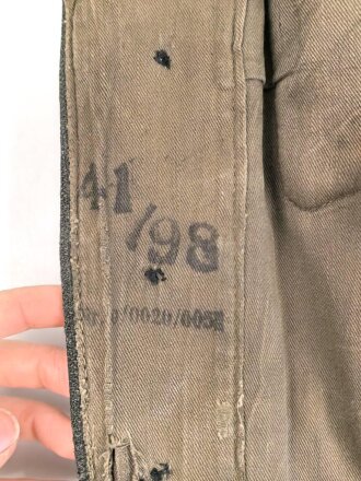 Heer, Feldbluse für Mannschaften Modell 1943. Stark getragenes Stück, die Kragenspiegel original vernäht