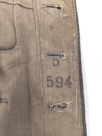 Heer, Feldbluse für Mannschaften Modell 1943. Stark getragenes Stück, die Kragenspiegel original vernäht