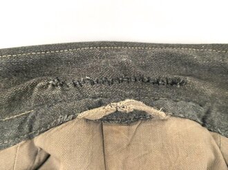 Heer, Feldbluse für Mannschaften Modell 1943. Stark getragenes Stück, die Kragenspiegel original vernäht