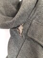Heer, Feldbluse für Mannschaften Modell 1943. Stark getragenes Stück, die Kragenspiegel original vernäht