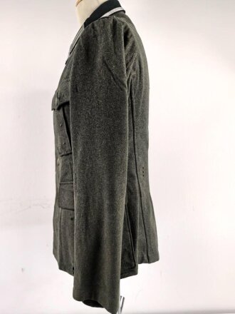 Heer, Feldbluse für Mannschaften Modell 1936. Getragenes Stück, die Effekten höchstwahrscheinlich original vernäht.