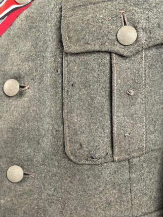 Heer, Feldbluse für Mannschaften Modell 1936. Getragenes Stück, die Effekten höchstwahrscheinlich original vernäht.